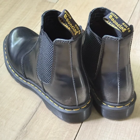 Dr. Martens 2976 Black Leather Chelsea Boots Women’s 7 Grunge Minimalist Edge - Picture 5 of 16